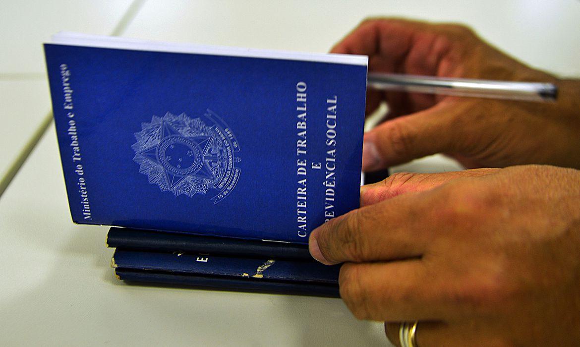 Caged registra criação de 241,7 mil postos de trabalho em fevereiro