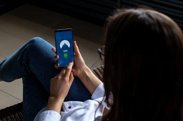 Dicas  para manter o seu celular seguro e evitar dores de cabeça com os golpes na internet