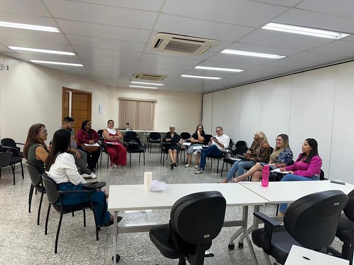 MPPA - Promotoria de Justiça realiza reunião com representantes da rede de proteção à Infância e Juventude