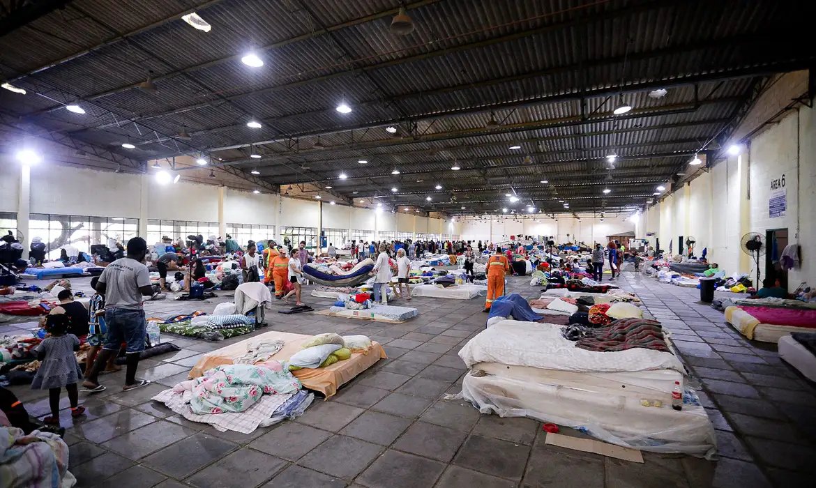 Calamidade quase 80 mil pessoas estão em abrigos no RS; mortes chegam a 149 e 124 pessoas continuam desaparecidas. 