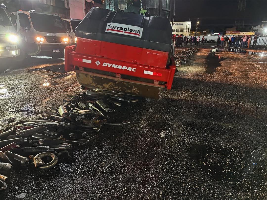 Prefeitura destrói 1000 escapamentos de motocicletas adulterados